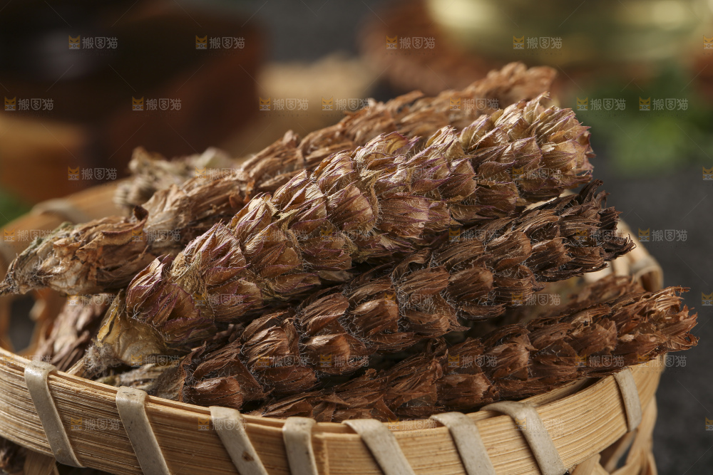 木底上的夏枯草
