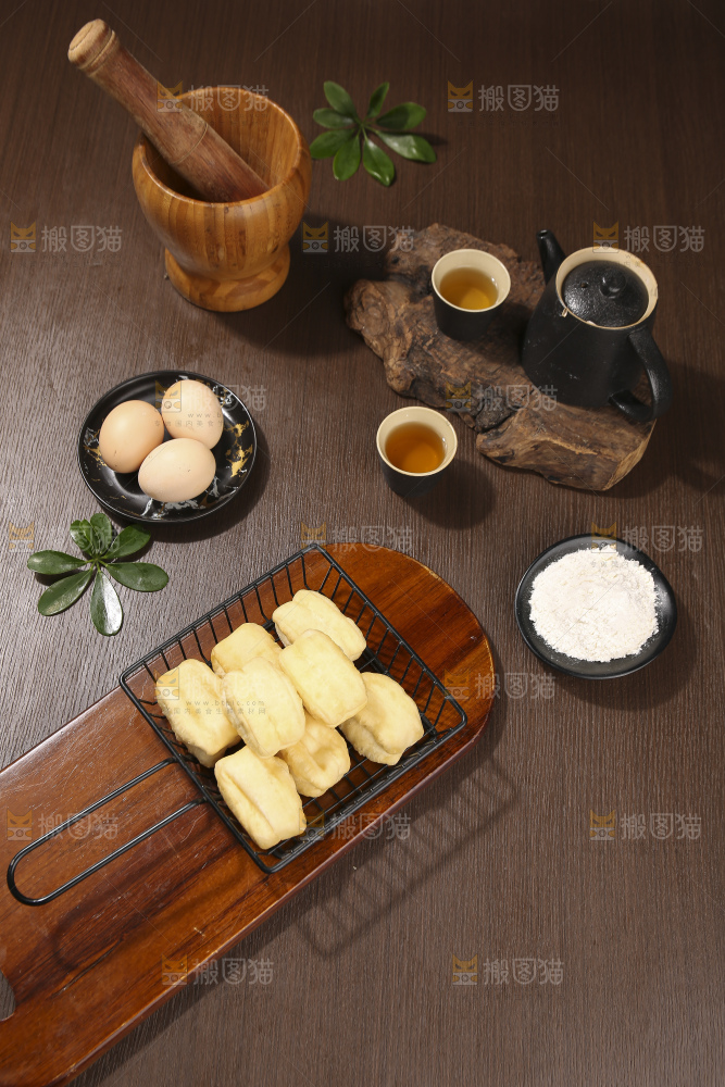深底上的香酥油条