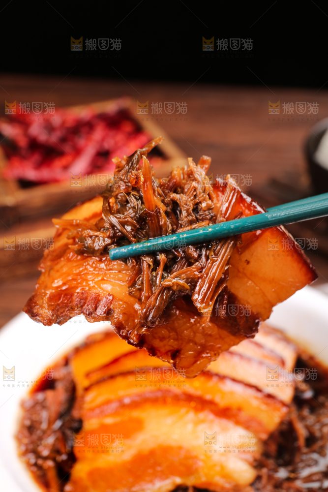 木底上的梅干菜扣肉