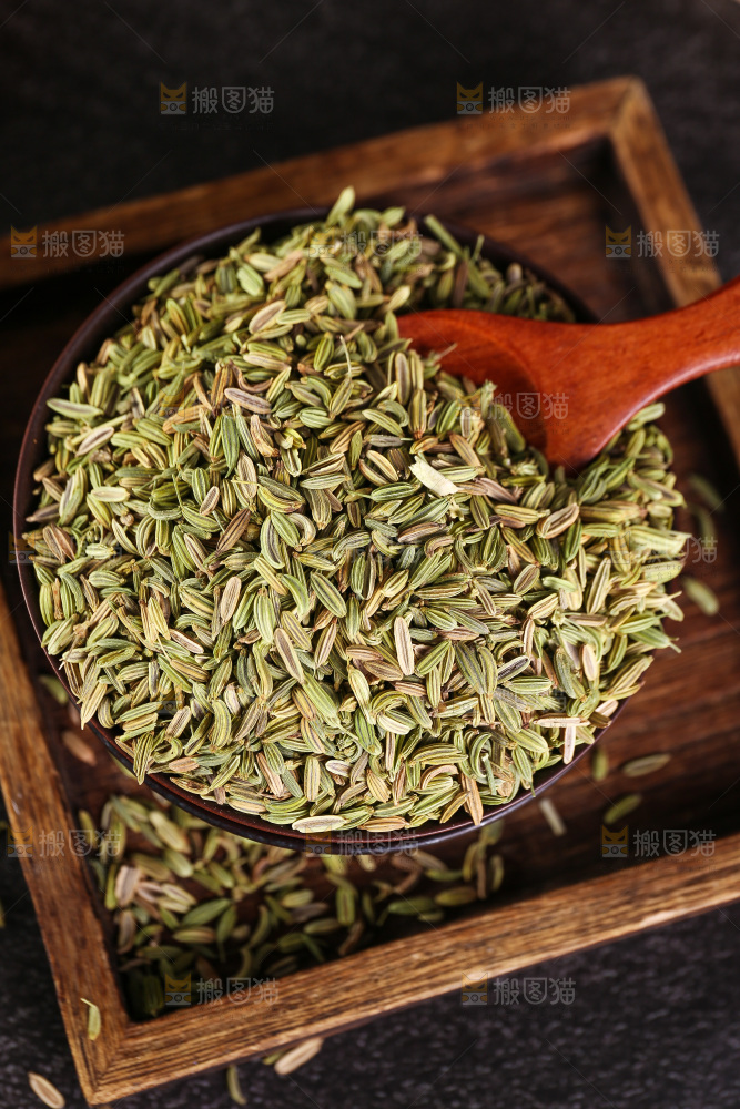 木底上的小茴香籽