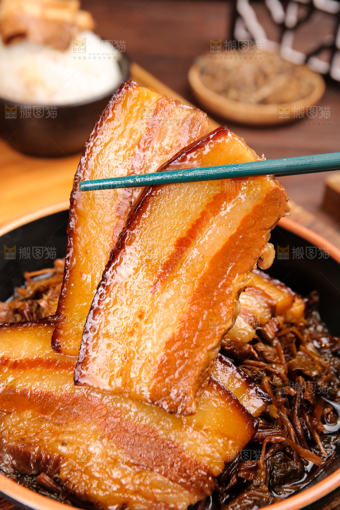 木底上的梅干菜扣肉