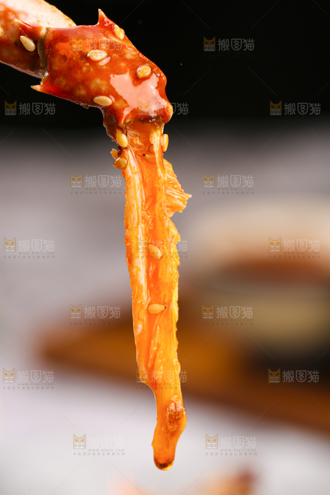 深底上的香辣梭子蟹