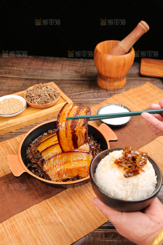 木底上的梅干菜扣肉