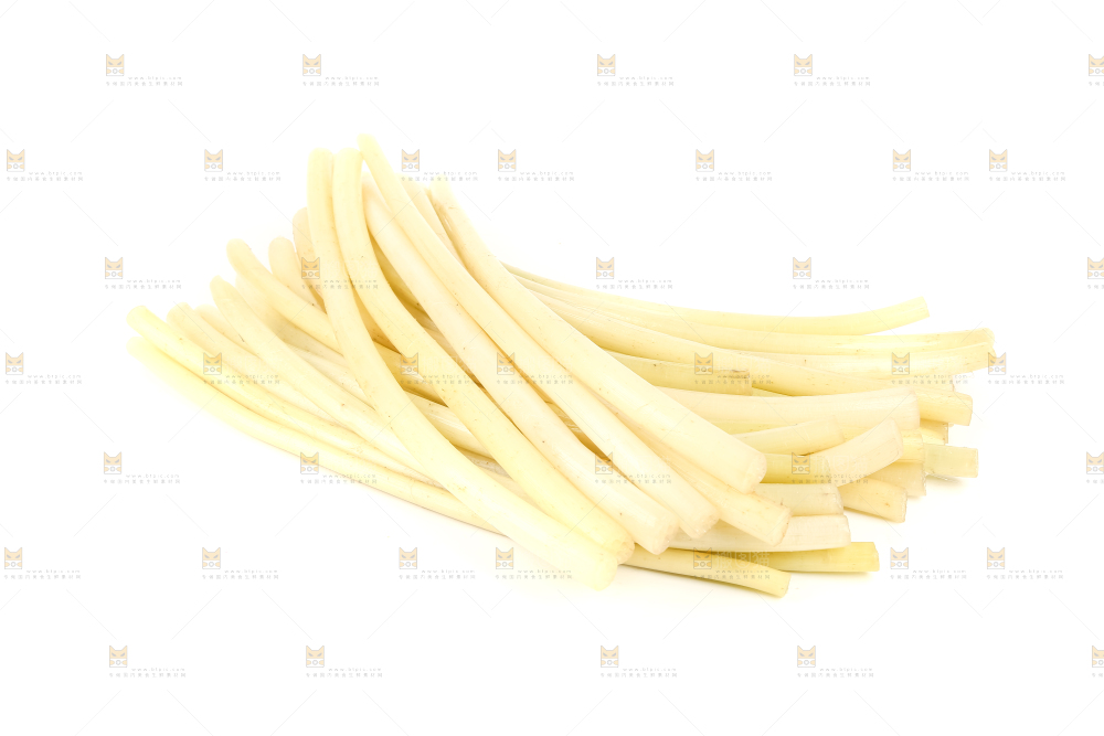 白底上摆放着新鲜藕带