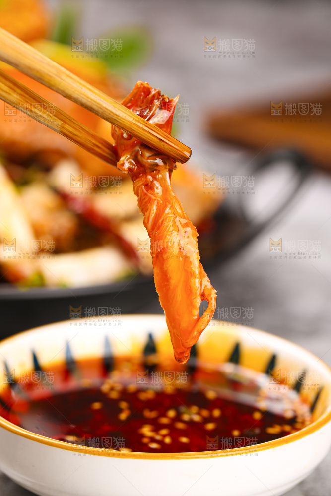 深底上的香辣梭子蟹