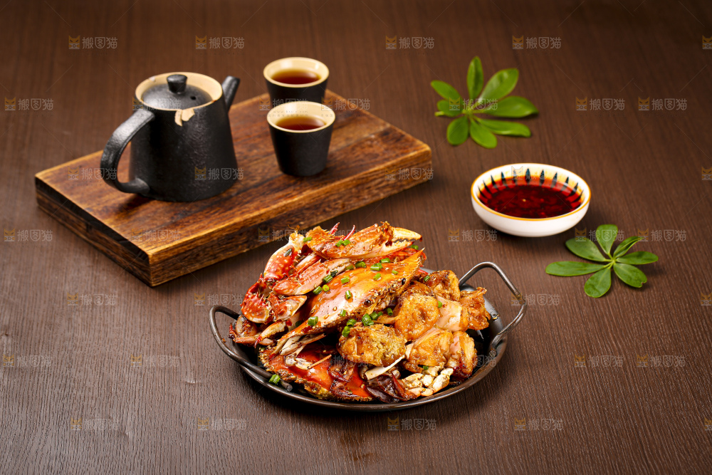 深底上的香辣梭子蟹