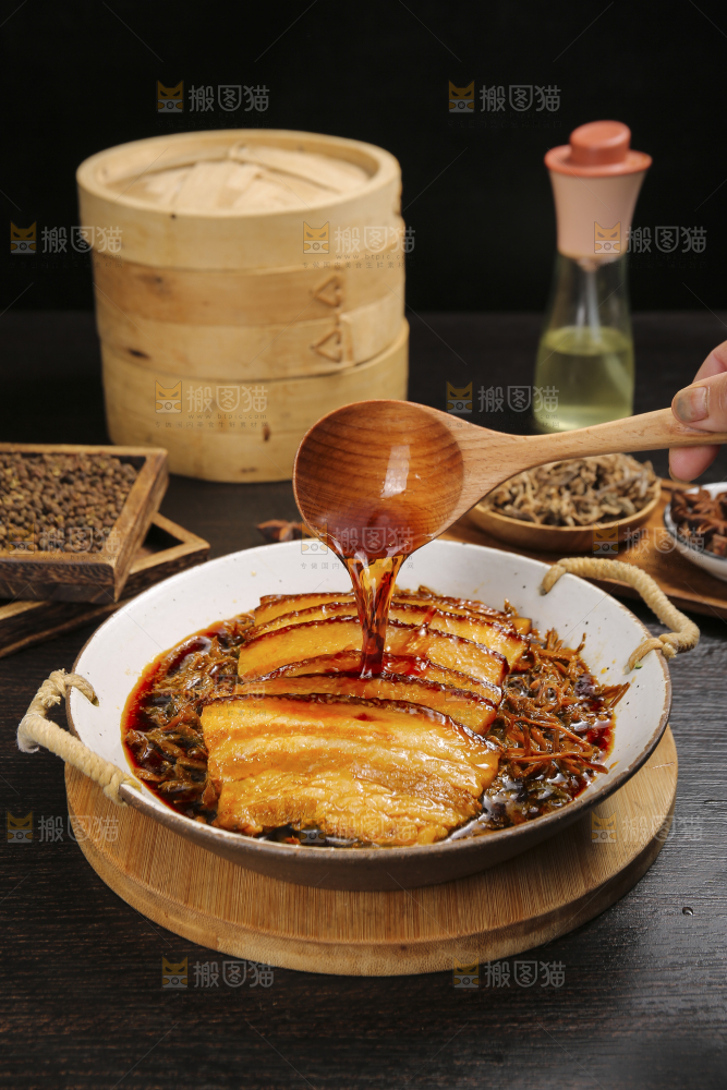 深底上的梅干菜扣肉