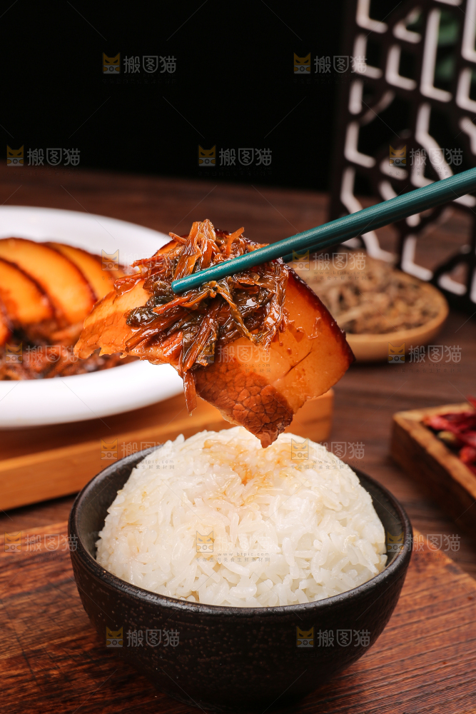 木底上的梅干菜扣肉