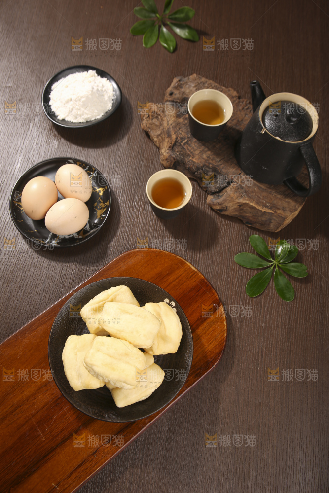深底上的香酥油条