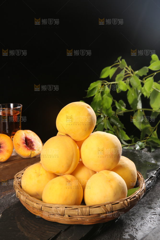 深底上的锦绣黄桃