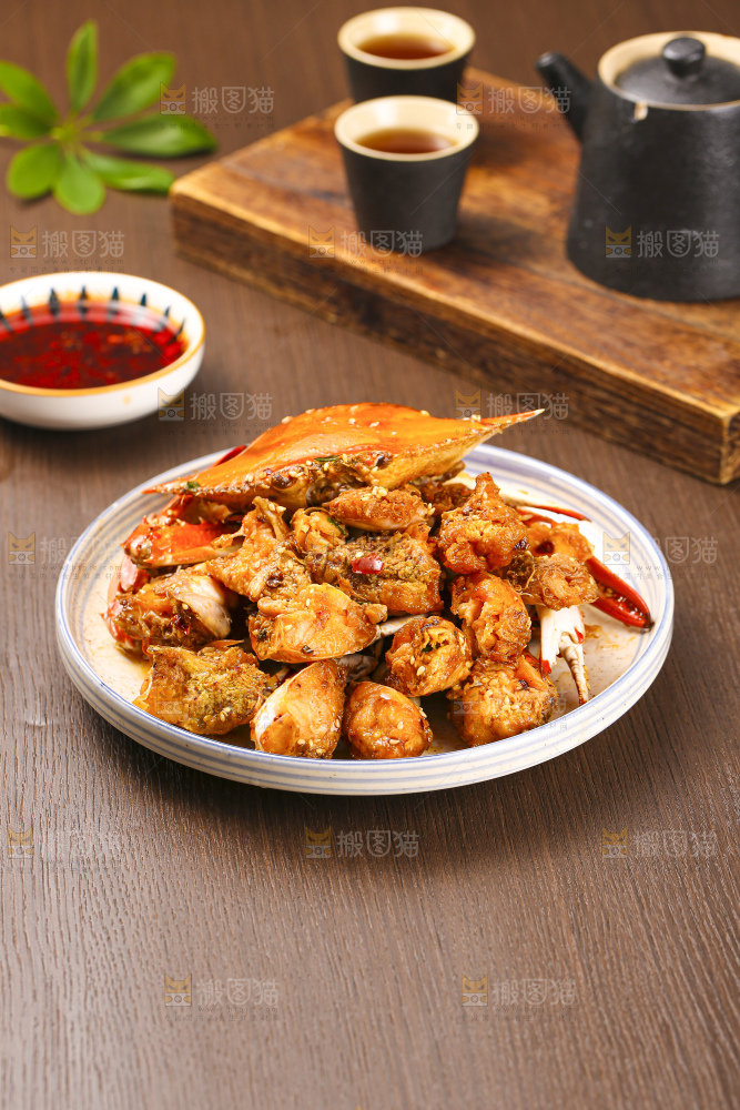 深底上的香辣梭子蟹