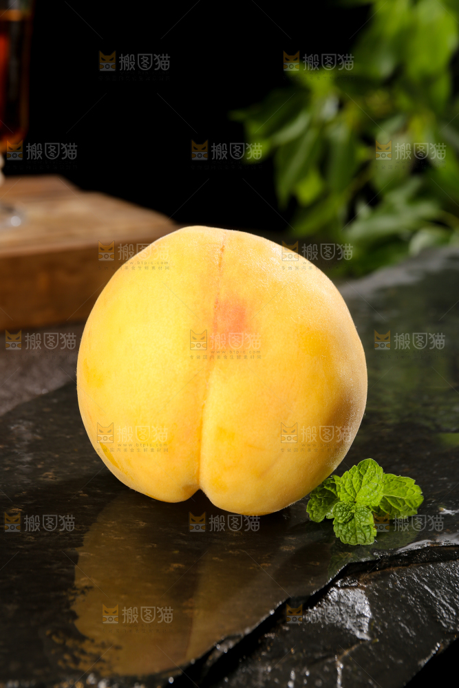 深底上的锦绣黄桃