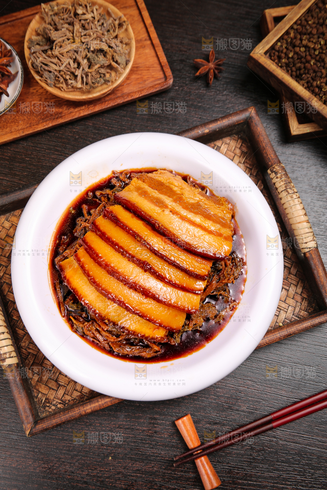 深底上的梅干菜扣肉