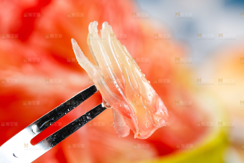 白底上的泰国红心青柚