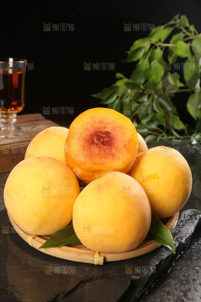 深底上的锦绣黄桃