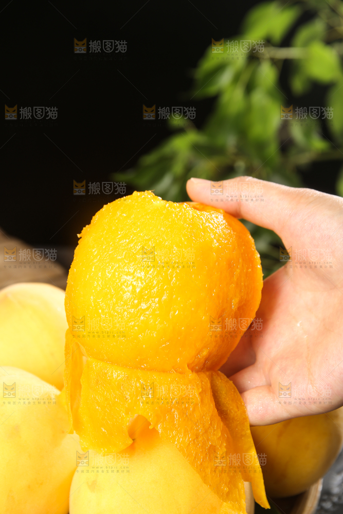 深底上的锦绣黄桃