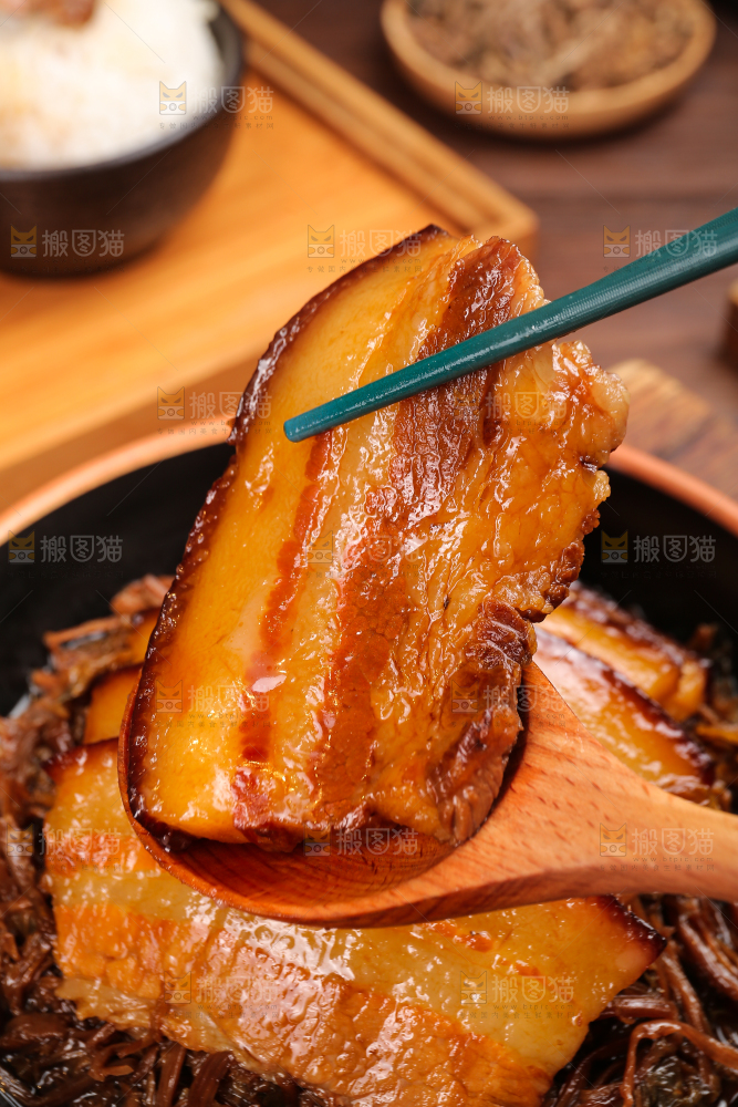木底上的梅干菜扣肉