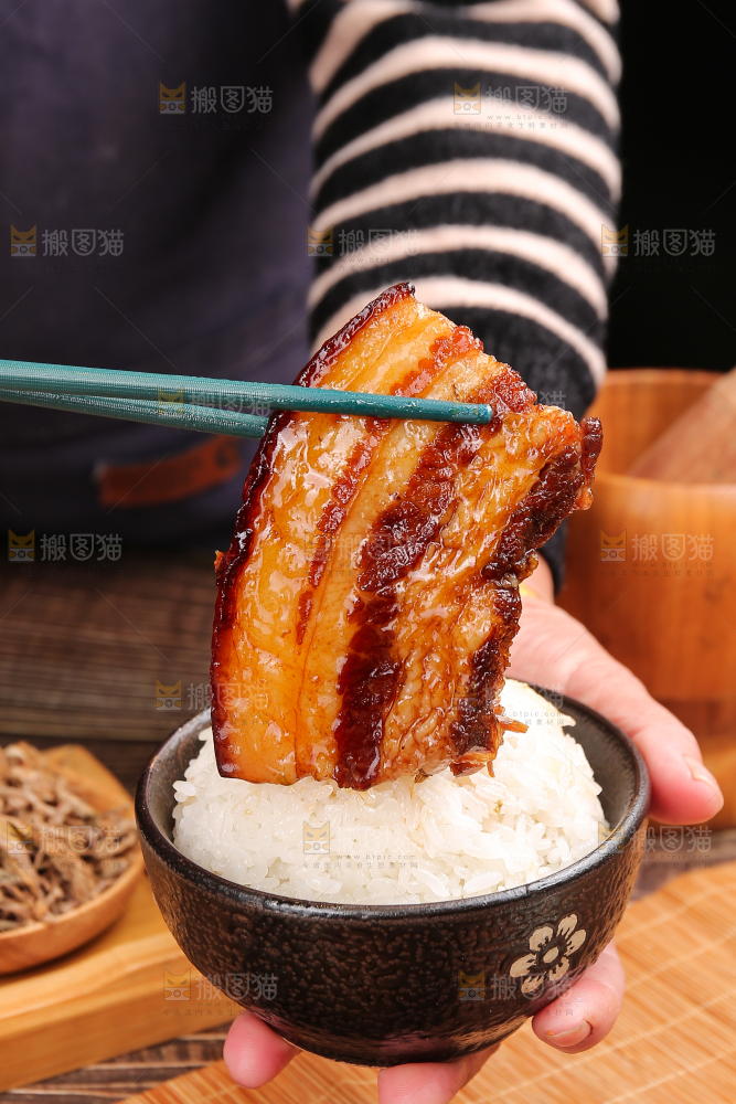 木底上的梅干菜扣肉