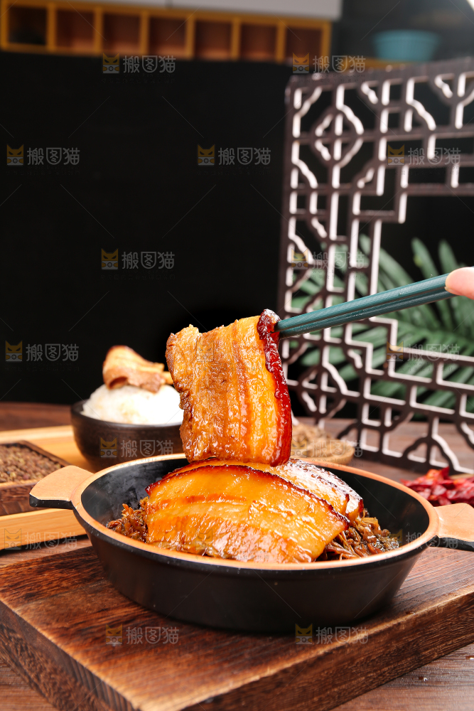木底上的梅干菜扣肉