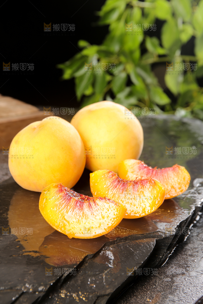 深底上的锦绣黄桃