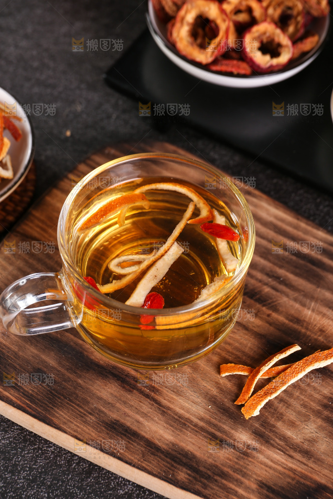 杯子里的陈皮茶