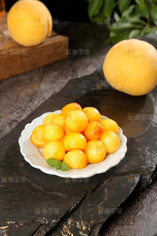 深底上的锦绣黄桃