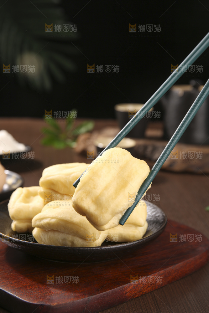 深底上的香酥油条