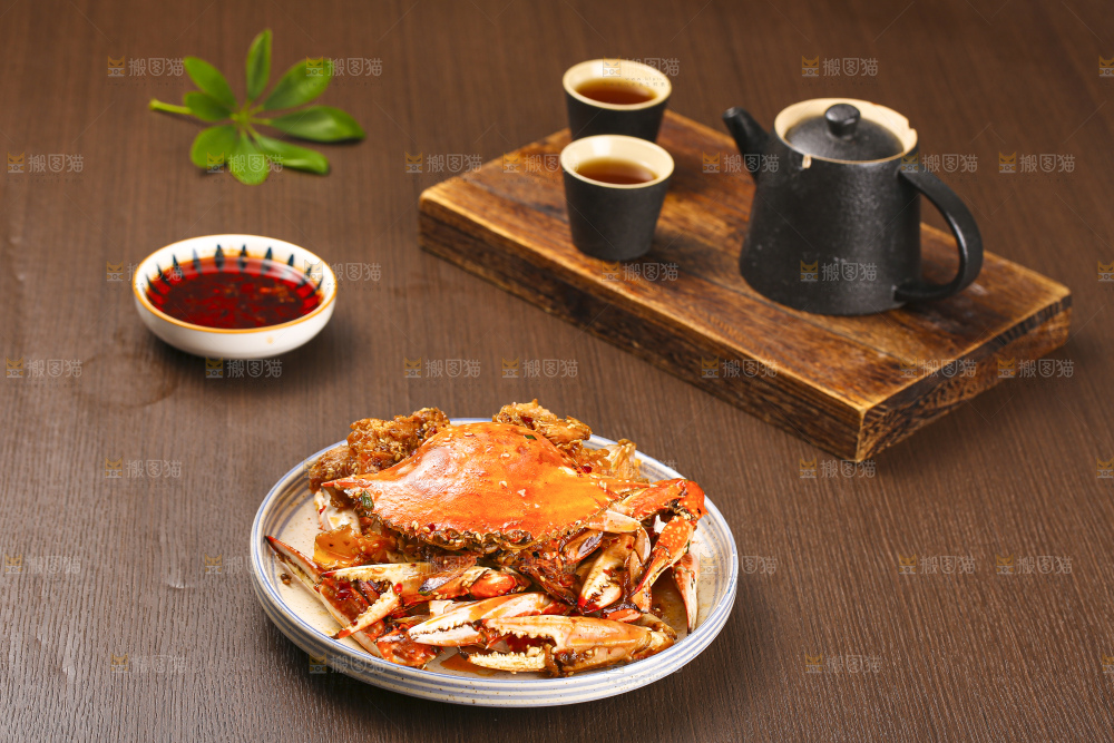 深底上的香辣梭子蟹