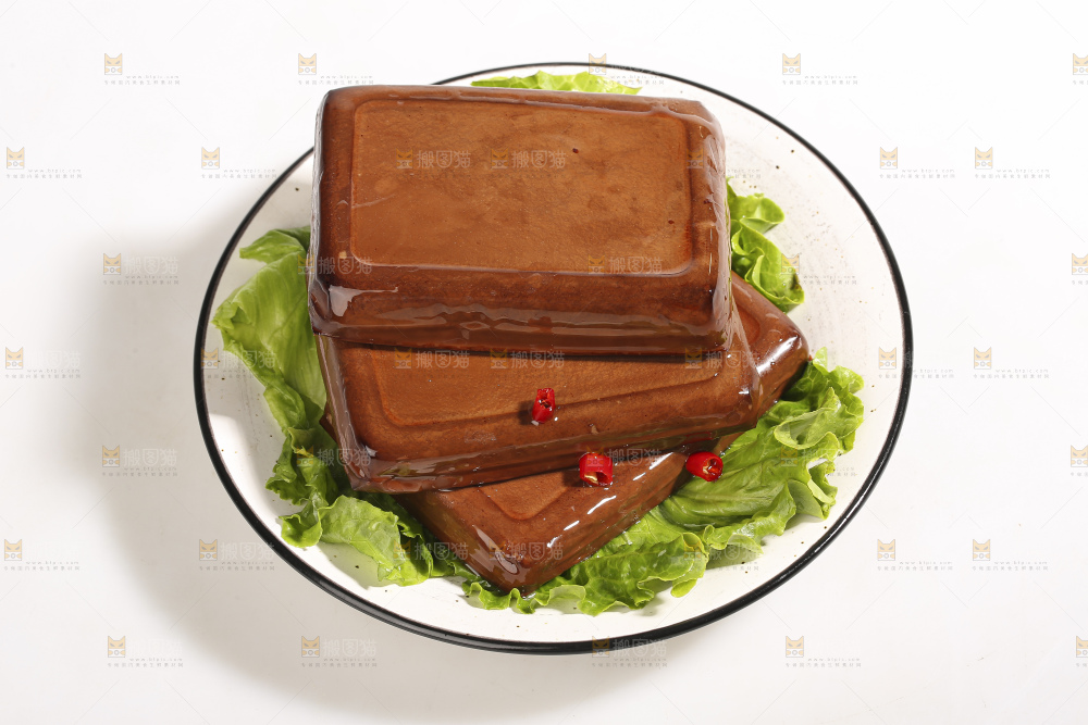 白底上的鸡蛋干
