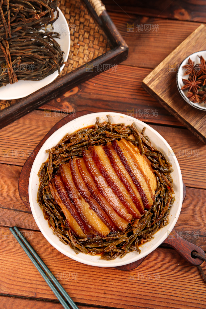 深底上的干豆角扣肉