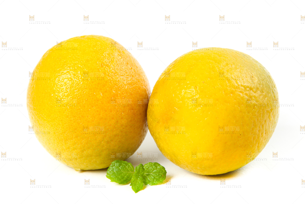 白底上放着的夏橙