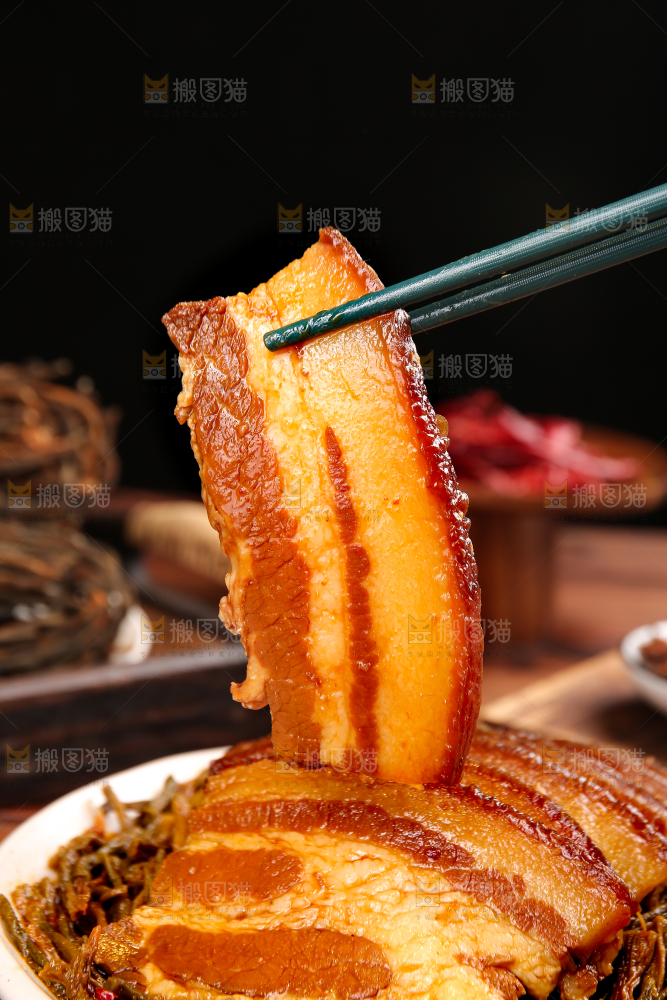 深底上的干豆角扣肉