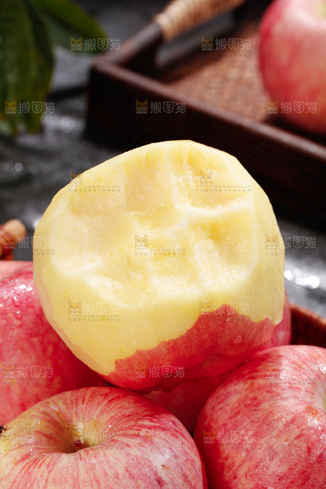 深底上的红富士苹果