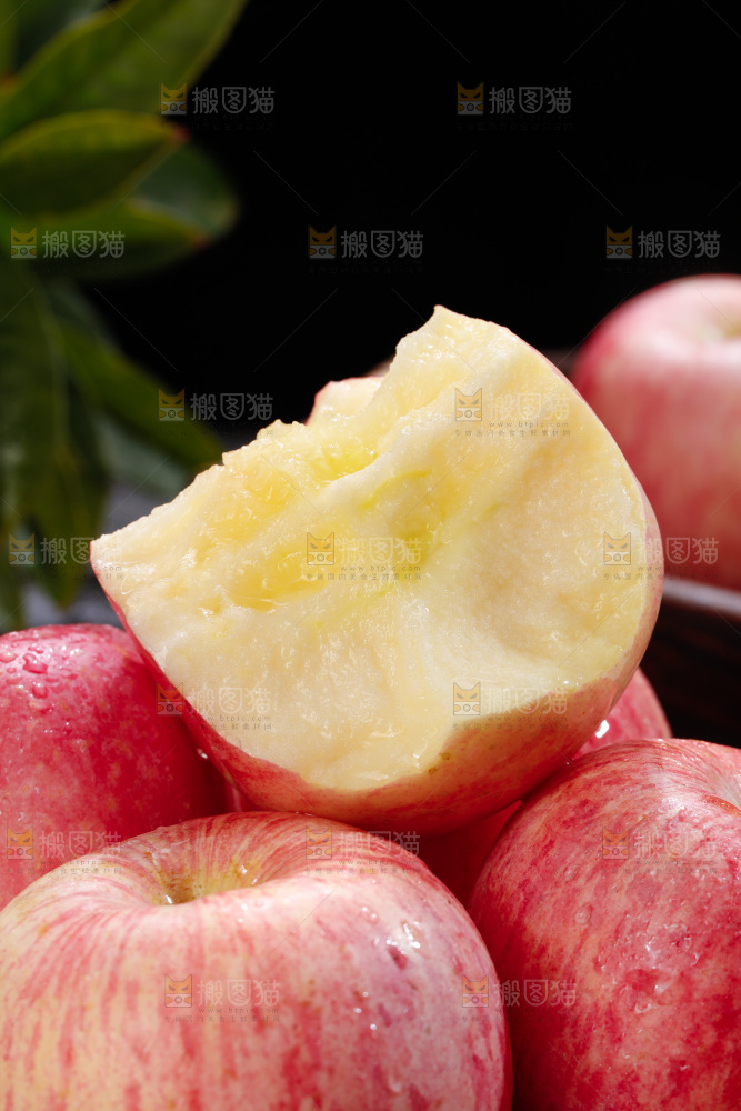 深底上的红富士苹果