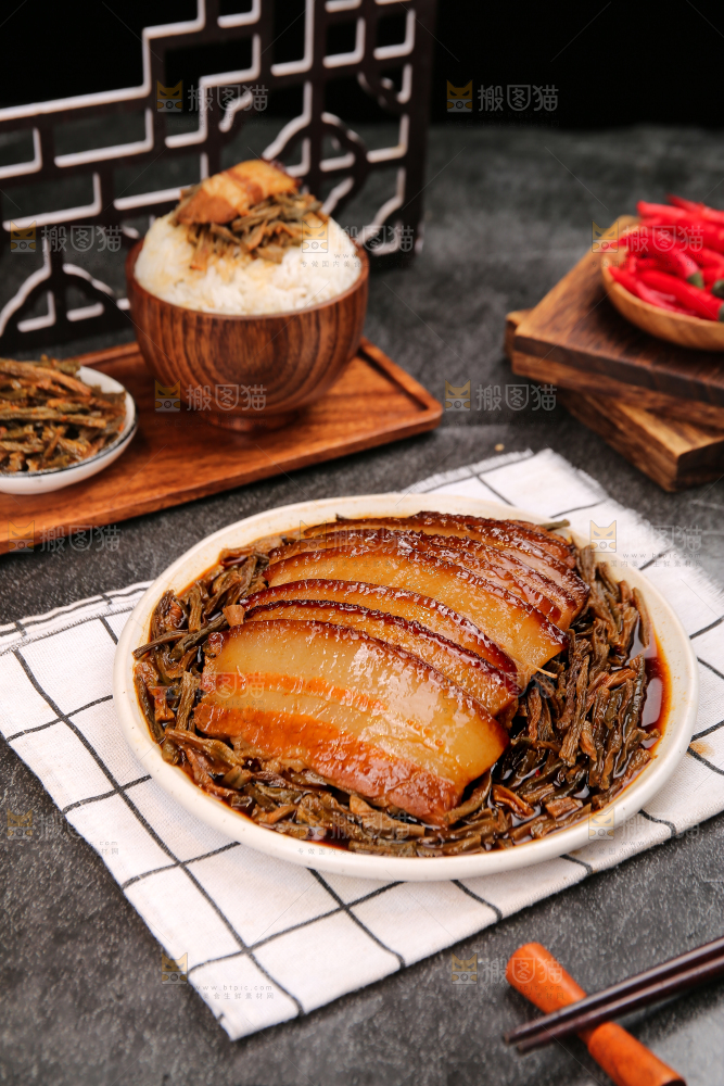 深底上的干豆角扣肉