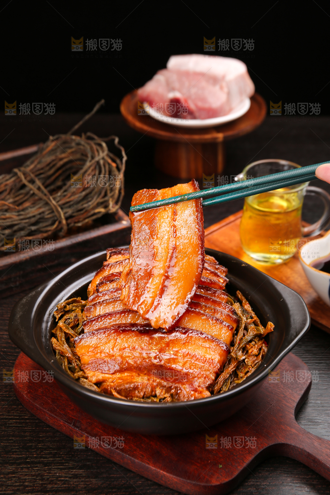 深底上的干豆角扣肉