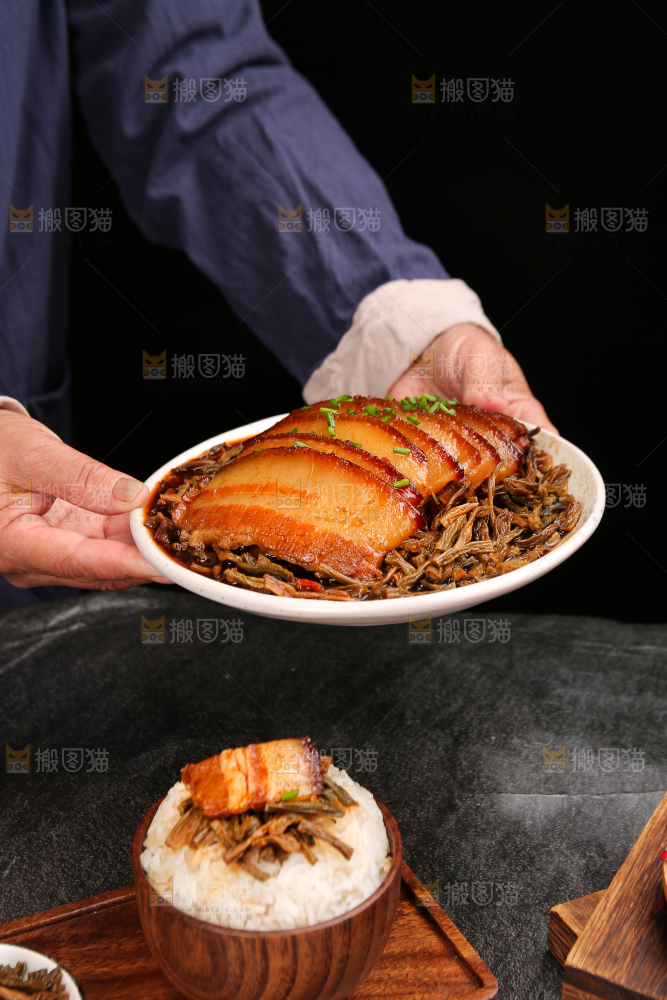 深底上的干豆角扣肉