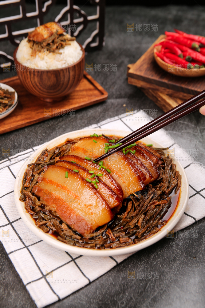 深底上的干豆角扣肉