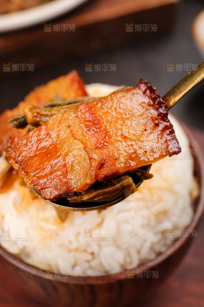 深底上的干豆角扣肉