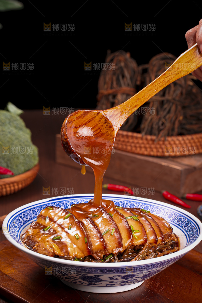 深底上的干豆角扣肉