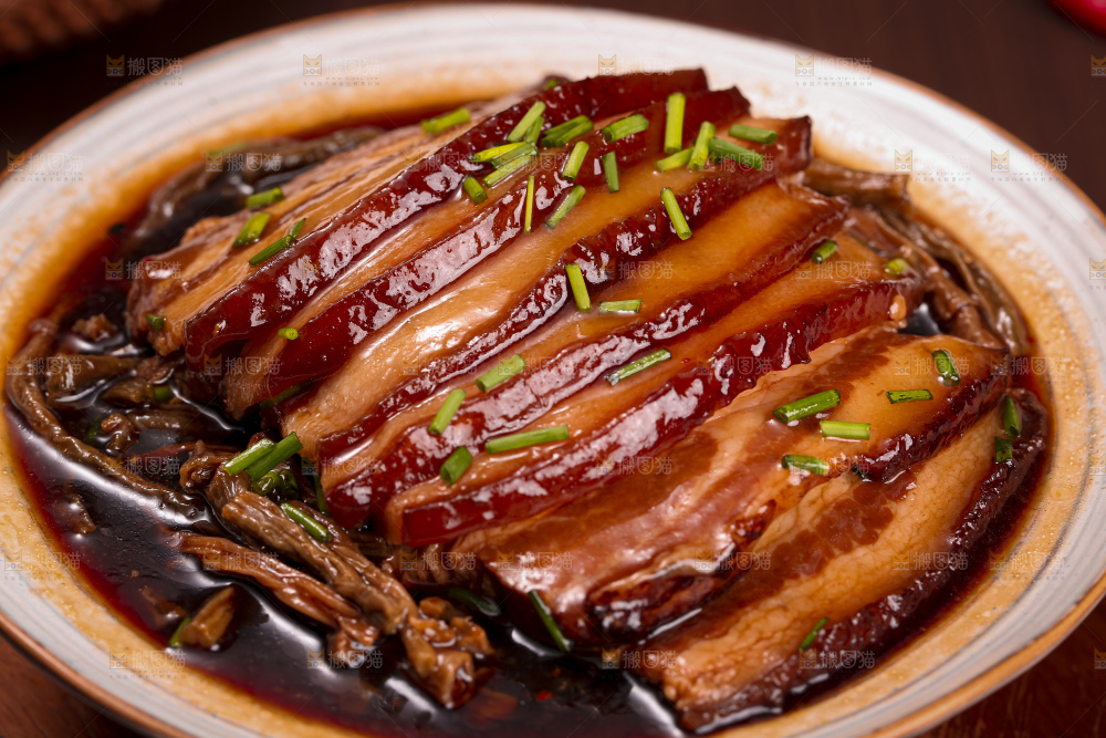 深底上的干豆角扣肉