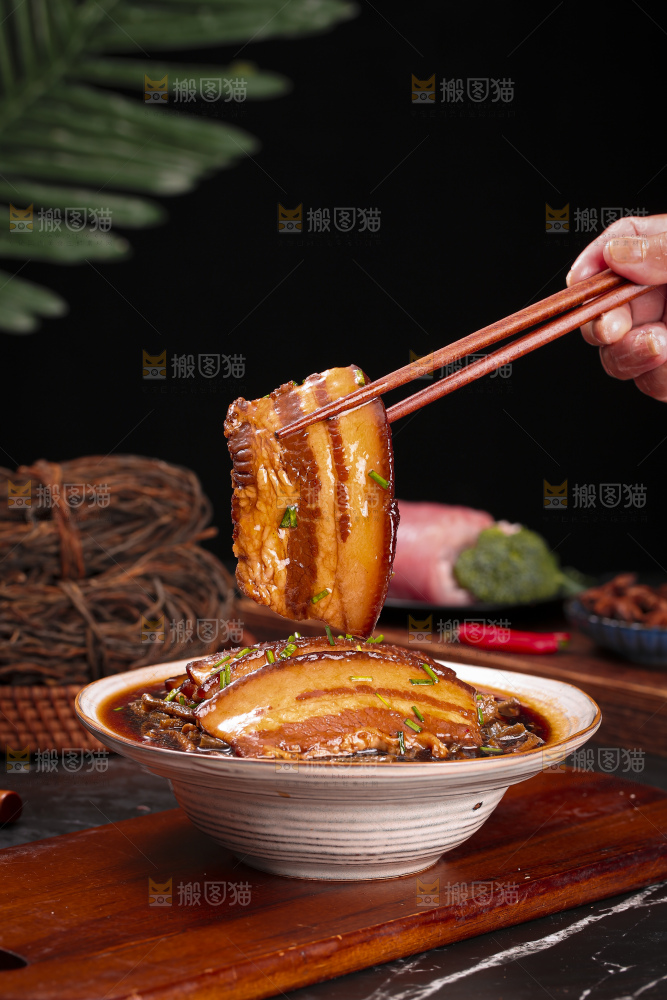 深底上的干豆角扣肉