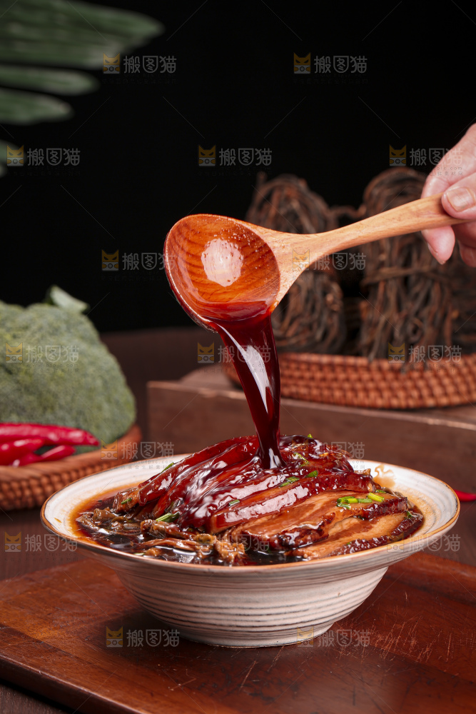 深底上的干豆角扣肉