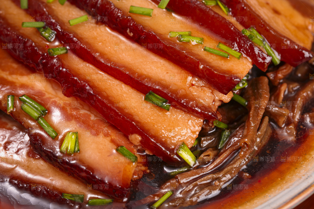 深底上的干豆角扣肉
