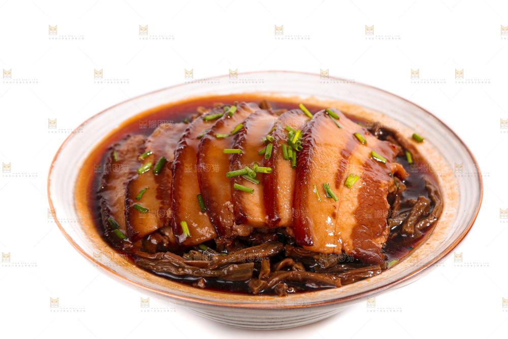 白底上的干豆角扣肉