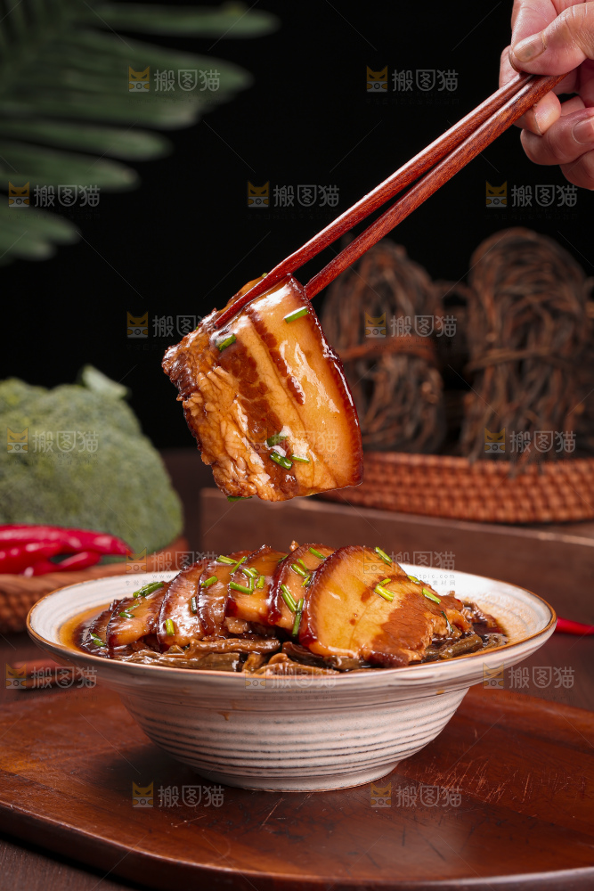 深底上的干豆角扣肉