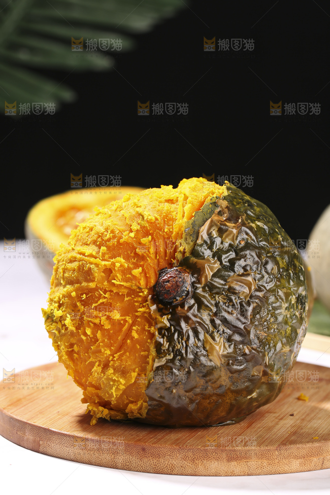 浅底上的银栗南瓜