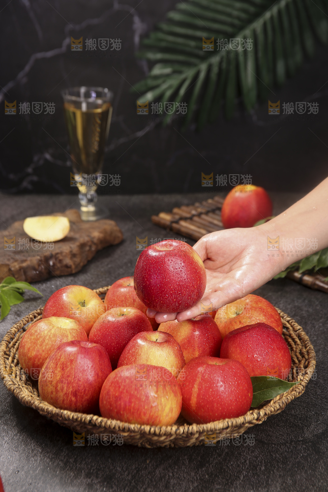 深底上的高原红苹果