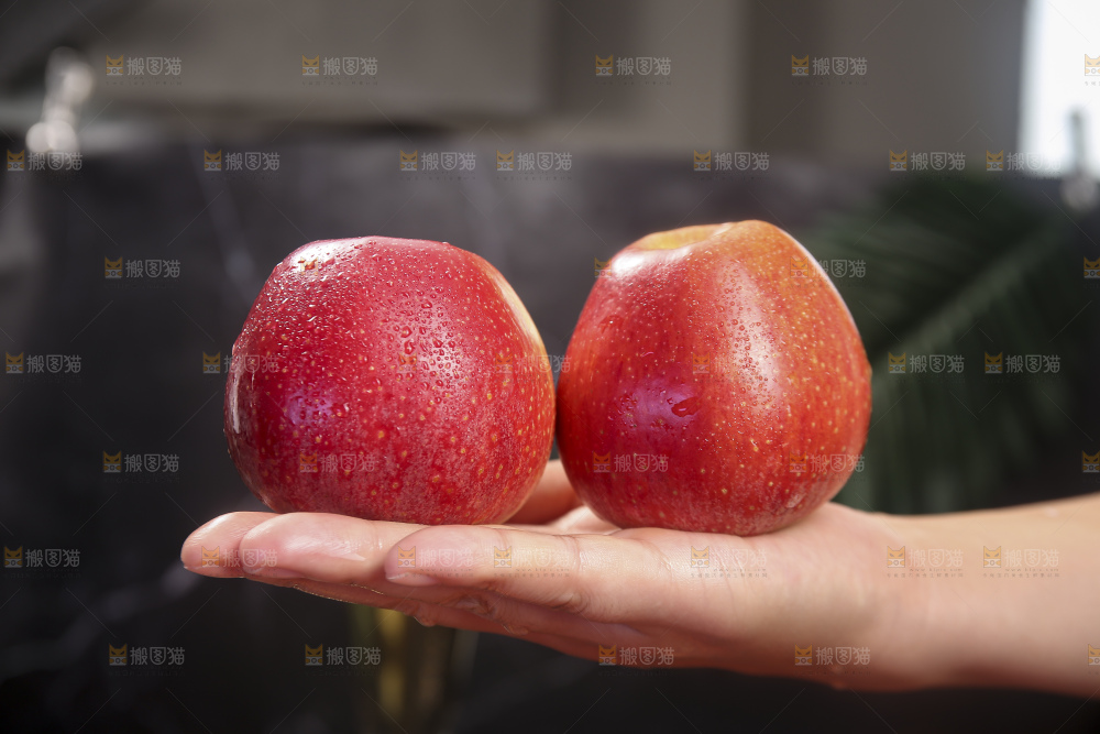 深底上的高原红苹果