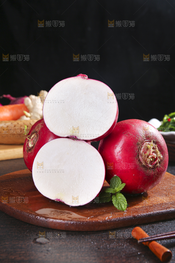 深底上的红萝卜